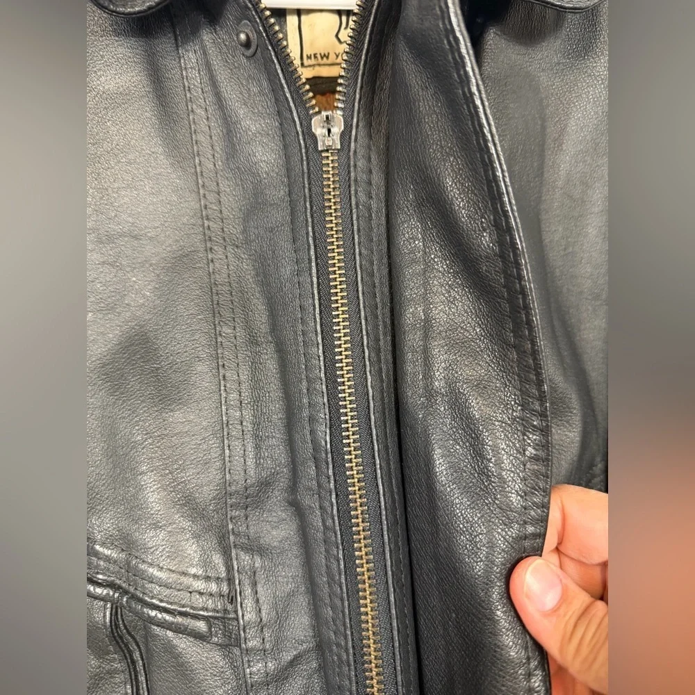 Wilda Vintage Men’s Black Genuine Leather Bomber Jacket L Lined Zip Front - Picture 3 of 13